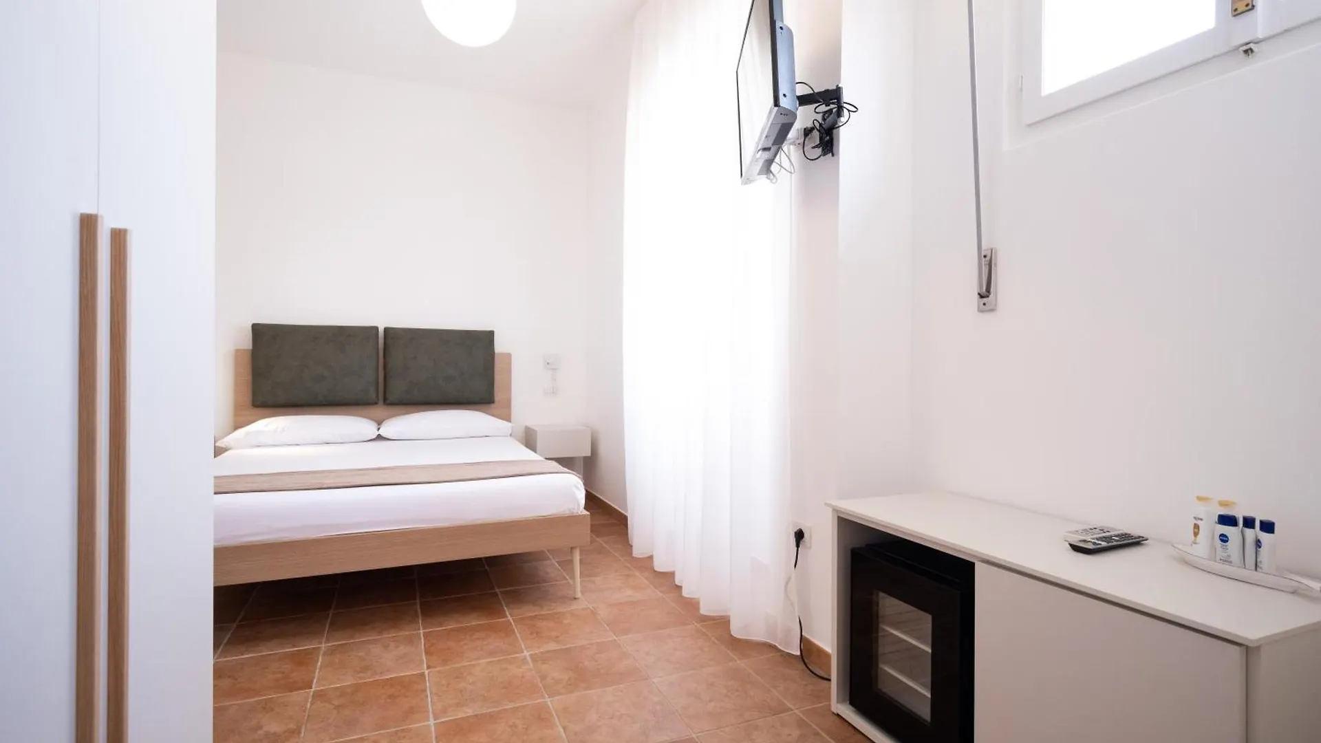 Nautika Suites Альгеро 0*,